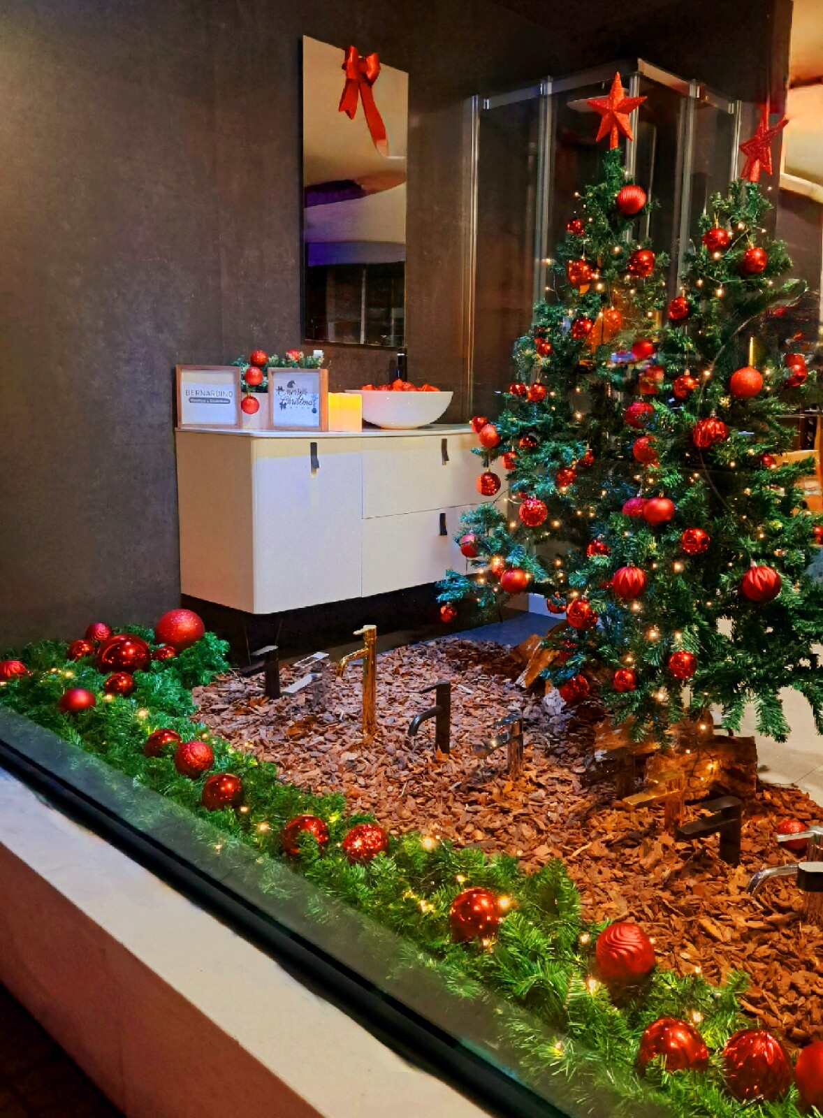 Celebre a magia do Natal: Vote na(s) sua(s) montra(s) favorita(s) online!