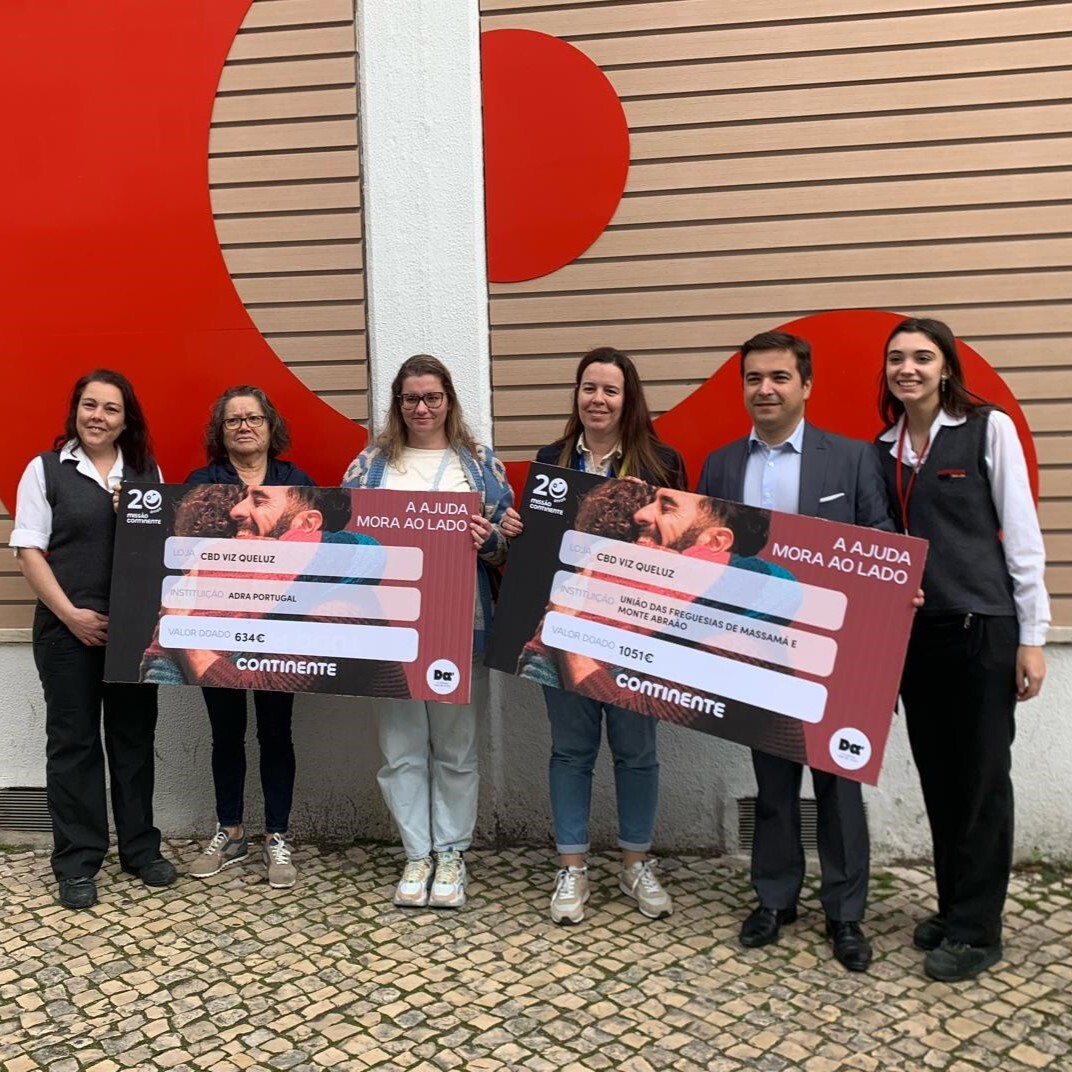 A Ajuda Mora ao Lado