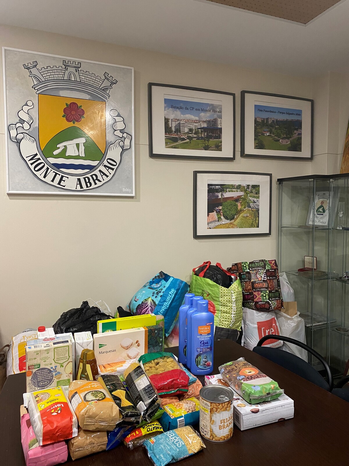 J.O.M.A. doa bens para ação social