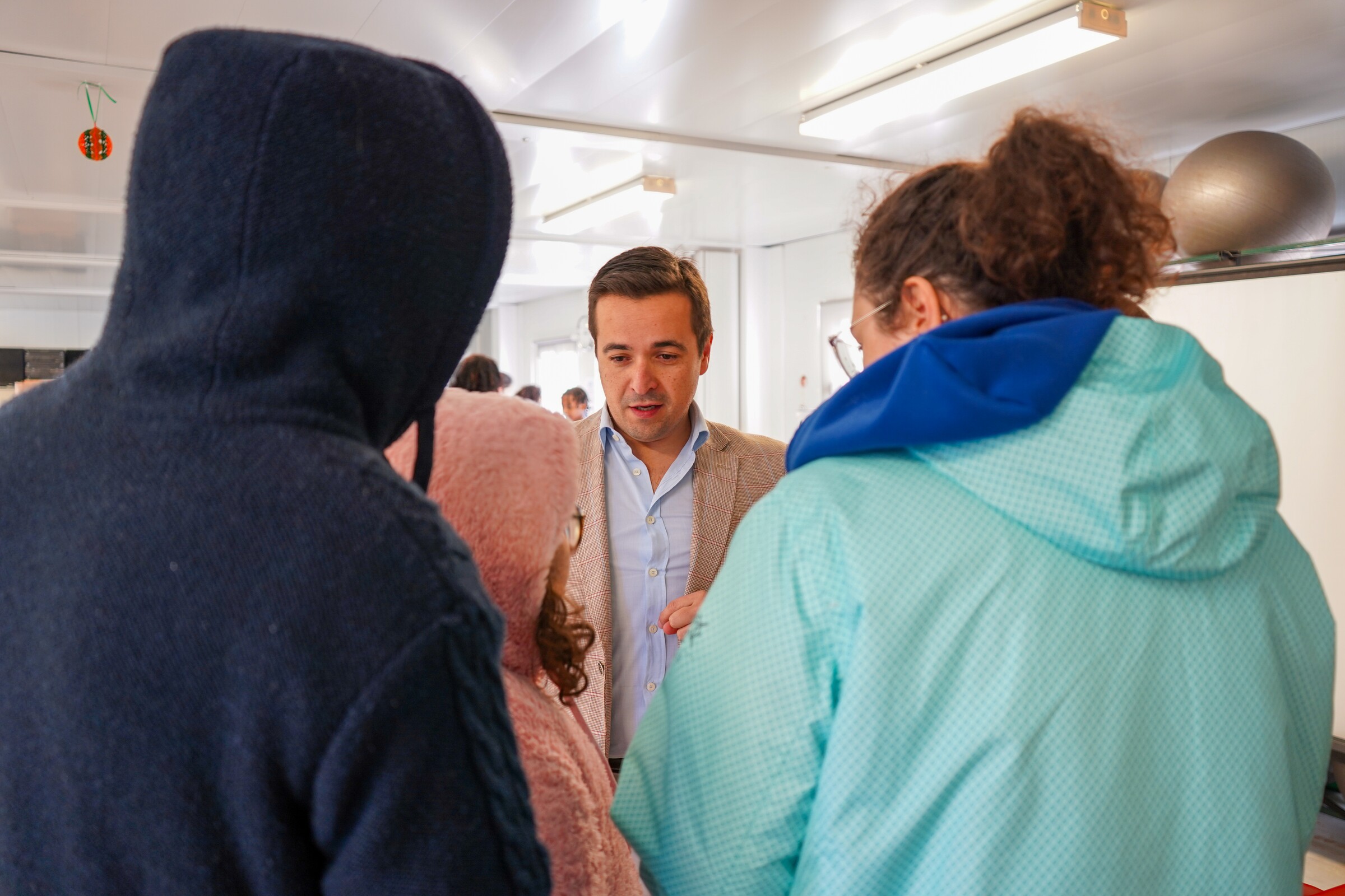 Entrega cabazes de Natal a 350 famílias