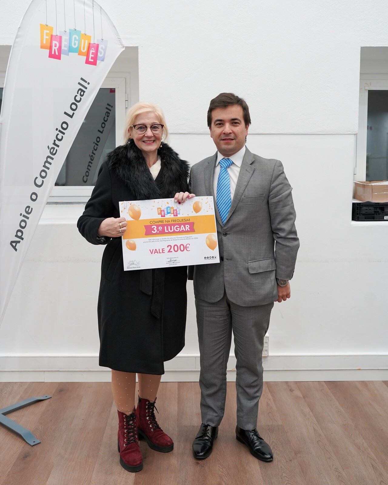 Entrega de prémios aos vencedores do Sorteio Compre na Freguesia