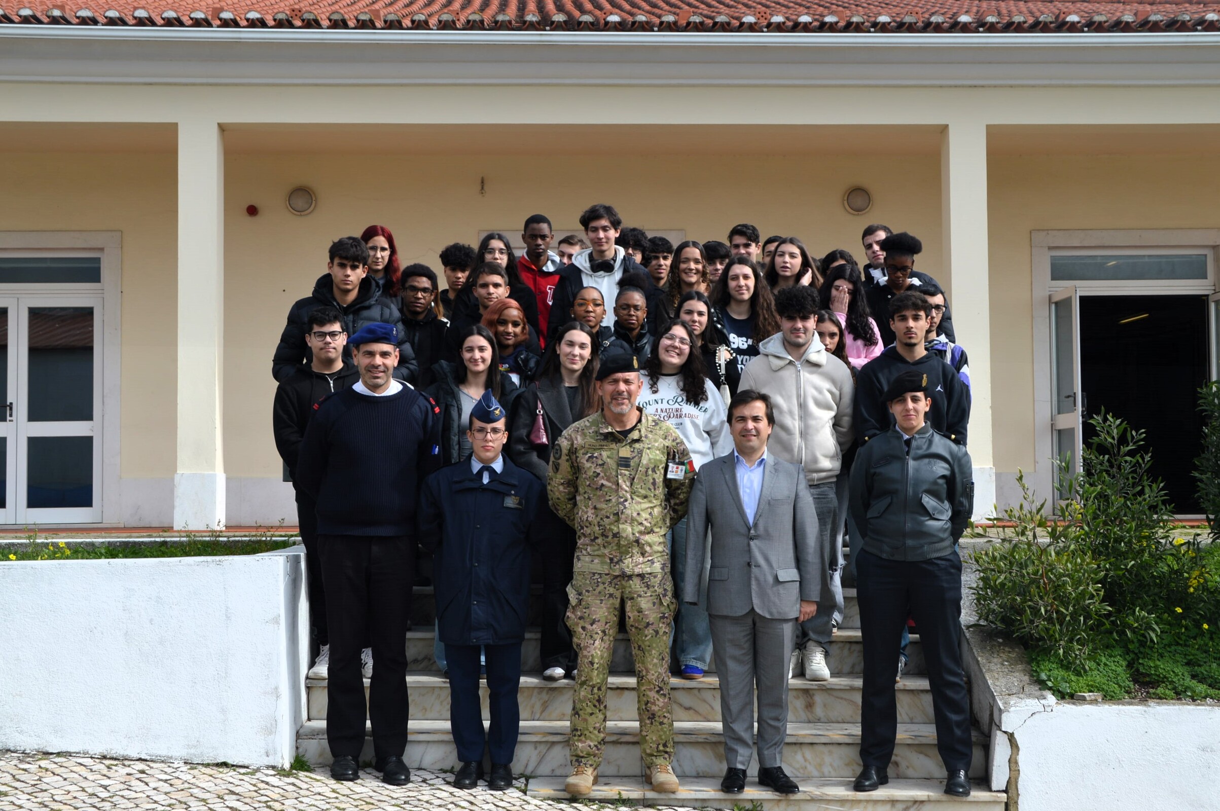 Presidente da autarquia visita Regimento de Artilharia Antiaérea N.º1